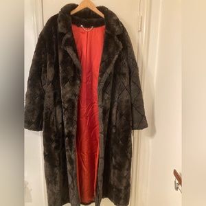 COPY - Full Length Faux Fur Coat Brown Fully lined Size 18 fancy Buttons Diamon…